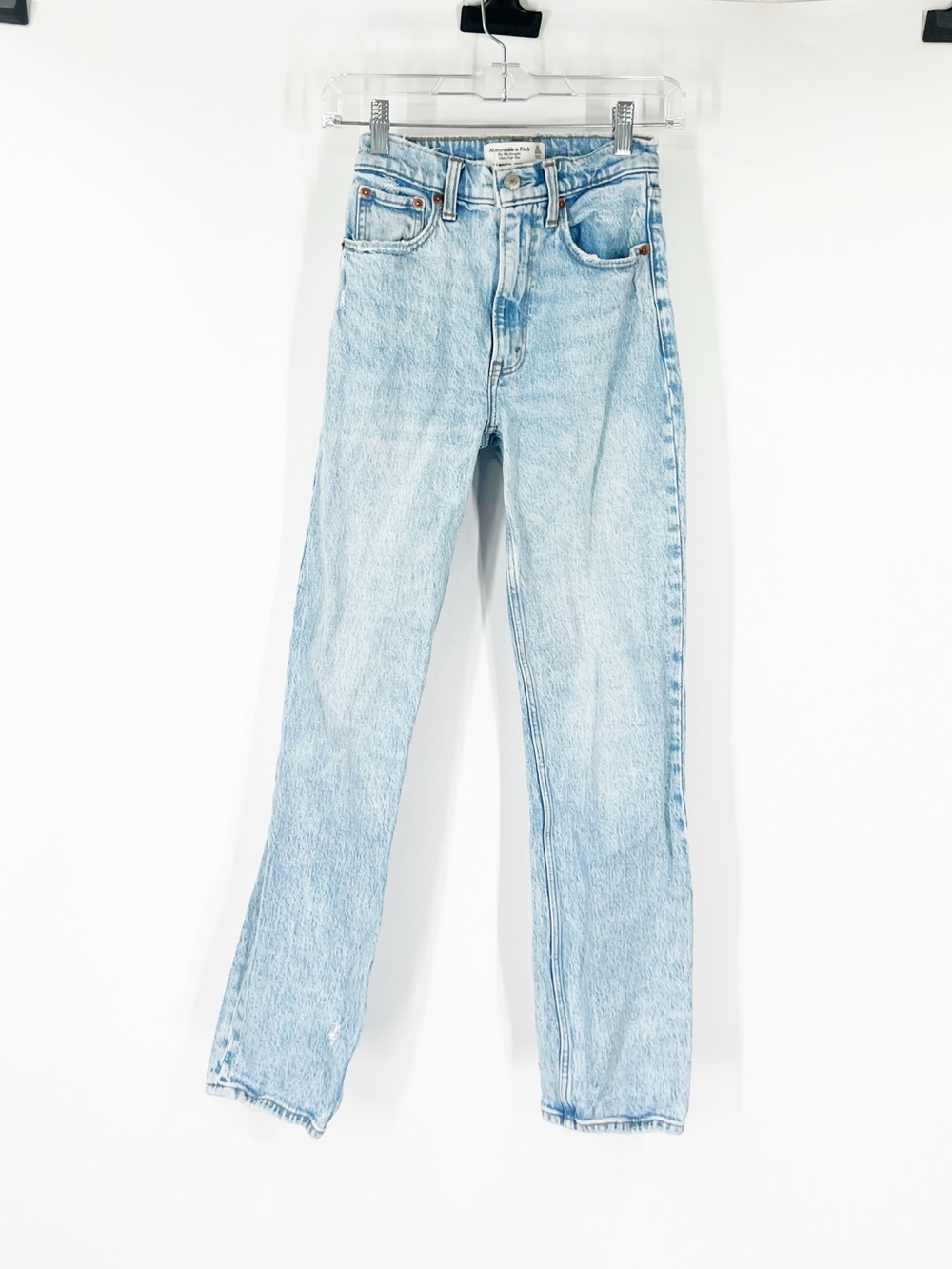 Abercrombie & Fitch The ‘90s Straight Jeans Ultra High Rise